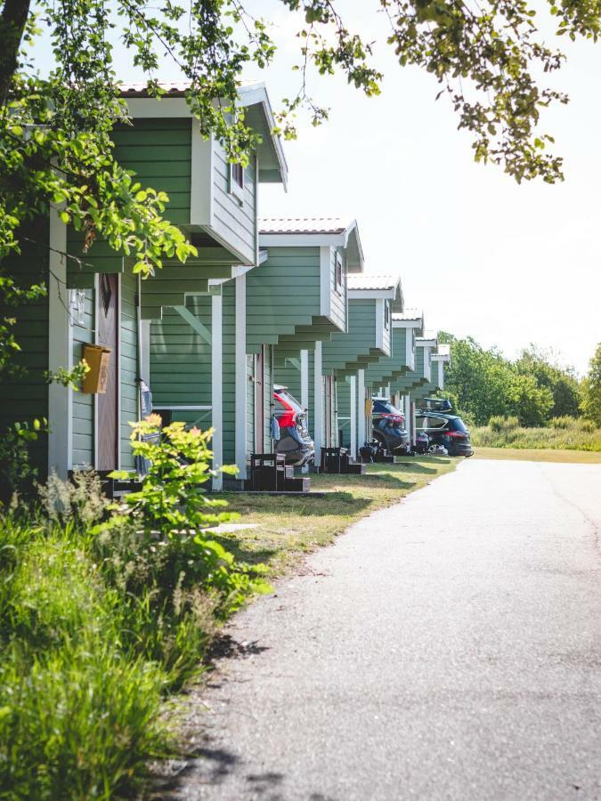 Hotel Bjoerkbackens Stugby I Vimmerby Exterior foto